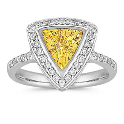 Anello in oro bianco con zaffiro giallo taglio trilioni di 3 ct e diamanti rotondi