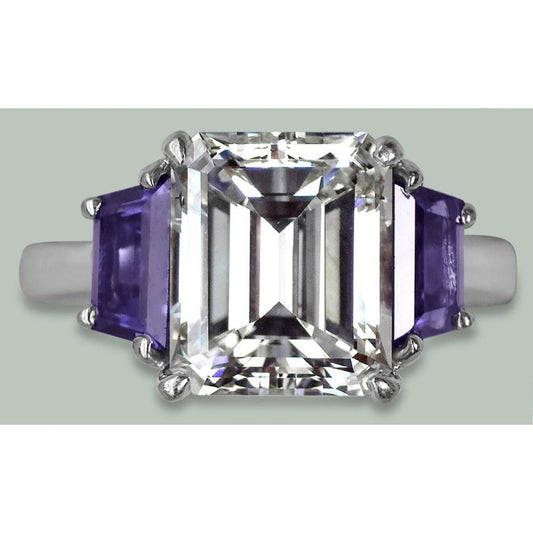 Anello in oro con 3 pietre di smeraldo di 8 carati e zaffiro di Ceylon trapezoidale - harrychadent.it