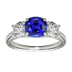Anello in zaffiro blu con cuscino a tre pietre. gioielli con diamanti da 2.50 carati