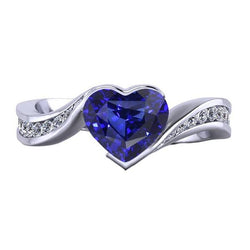 Anello in zaffiro di Ceylon con pietre preziose a cuore da donna. stile di tensione 3 carati