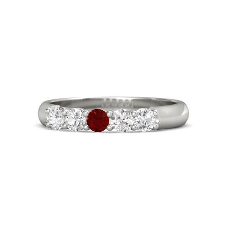 Anello rotondo con rubini e diamanti 1.50 carati in oro bianco 14 carati - harrychadent.it