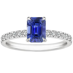 Anello solitario con accenti di zaffiro blu smeraldo e diamante 4 carati