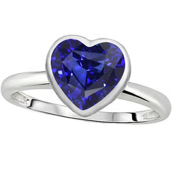 Anello solitario con anello in zaffiro dello Sri Lanka. taglio a cuore. 2.50 carati