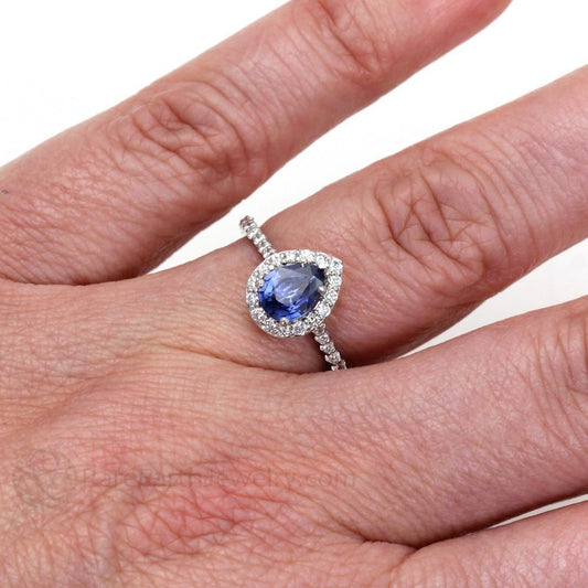 Bellissimo anello in oro rosa con zaffiro blu dello Sri Lanka a forma di pera. 2 ct - harrychadent.it