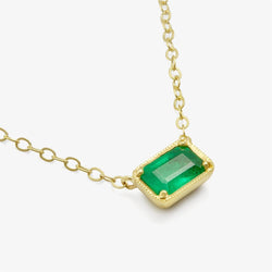 Collana Pendente in oro giallo 14 carati con solitario verde smeraldo da 4 kt