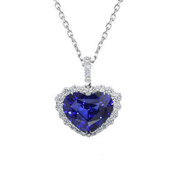 Collana con ciondolo Halo con pietre preziose a cuore e diamanti rotondi 3,50 carati