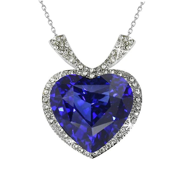 Collana con ciondolo a forma di cuore con zaffiro blu scuro e diamanti 7 carati - harrychadent.it