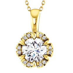 Collana con pendente in oro giallo di 3 carati di diamanti taglio rotondo