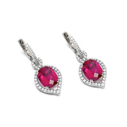 Coppia di orecchini pendenti in oro con tormalina rosa e diamanti da 9.96 ct