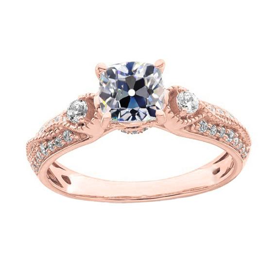 Cuscino Old Mine Cut Diamante Ring 3 Stone Style Milgrain 4 Carati - harrychadent.it