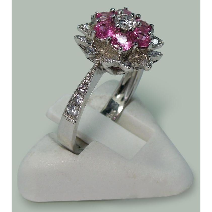 Diamanti e zaffiri rosa 1.15 ct. Anello Stile Fiore Oro Bianco 14K
