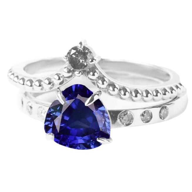 Set di fedi nuziali con diamanti Trilioni di zaffiri blu naturali 2 carati - harrychadent.it