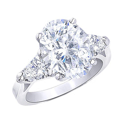 Grandi gioielli con anello per anniversario di diamanti con tre pietre da 4.31 carati