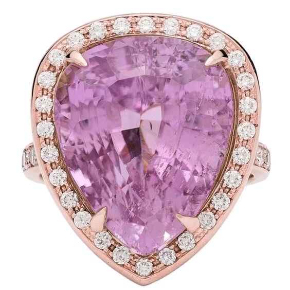 Kunzite a taglio pera da 31 carati con anello di diamanti in oro rosa 14 carati Nuovo - harrychadent.it