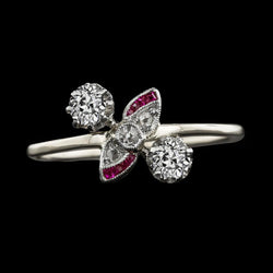 Like La Belle Epoque Jewelry Anello da donna a taglio antico con rubini in oro