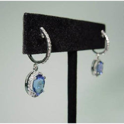 Orecchini pendenti a cerchio con zaffiro ovale di Ceylon da 3.65 ct e diamanti rotondi