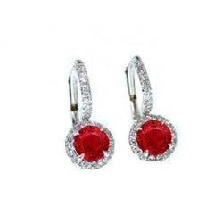 Orecchini pendenti con rubino rosso rotondo da 7.10 carati in oro bianco 14K