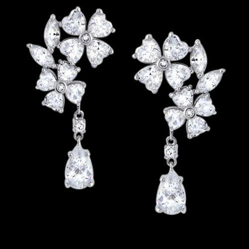 Orecchino di diamanti con pendente a forma di cuore e pera con diamanti 2,5 carati - harrychadent.it