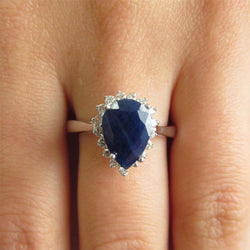 Zaffiro blu taglio pera da 1.75 ct con anello di diamanti Lady Gold